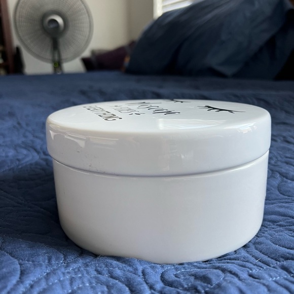 Cute ceramic round container MASCARA FIXES EVERYTHING. - Picture 4 of 4